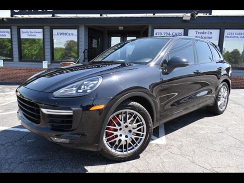 Used 2015 Porsche Cayenne Turbo image 1