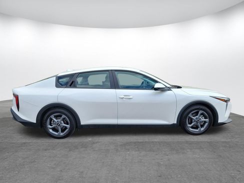 Used 2025 Kia K4 LXS image 22