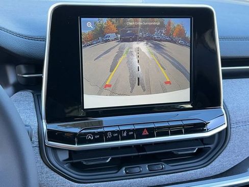 New 2026 Jeep Compass Latitude image 21