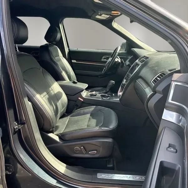 Used 2017 Ford Explorer Limited w/ Equipment Group 301A FWD image 23