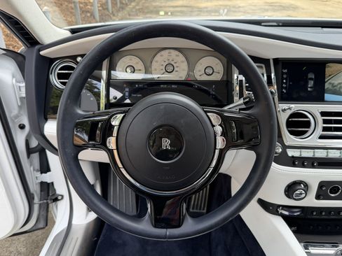 Used 2018 Rolls-Royce Ghost RWD image 14