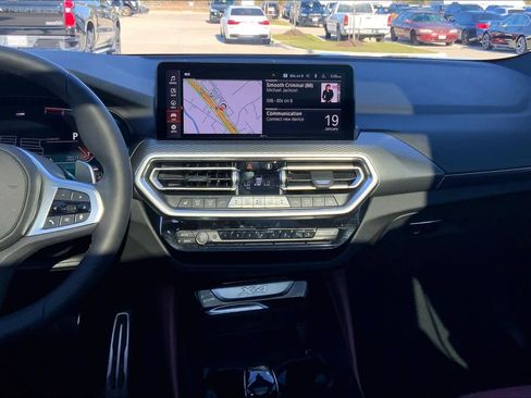 Certified 2025 BMW X4 xDrive30i w/ Premium Package image 6