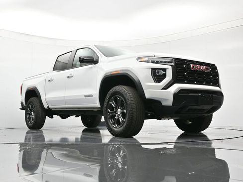 Certified 2024 GMC Canyon Elevation image 39