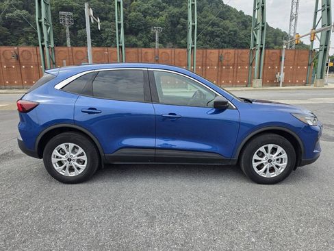 Used 2023 Ford Escape Active w/ Tech Pack #1 AWD/4WD image 10