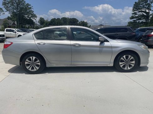 Used 2013 Honda Accord LX image 4