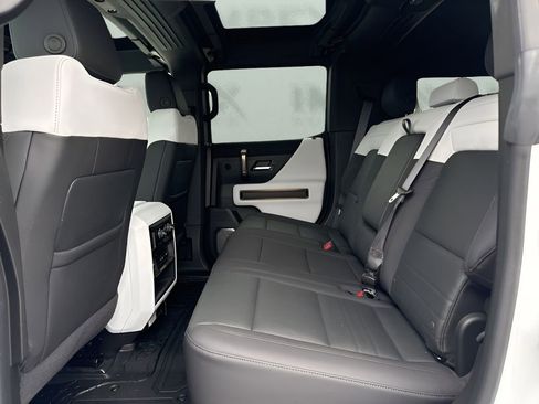 Used 2024 GMC Hummer EV 2X w/ Extreme Off-Road Package AWD/4WD image 13