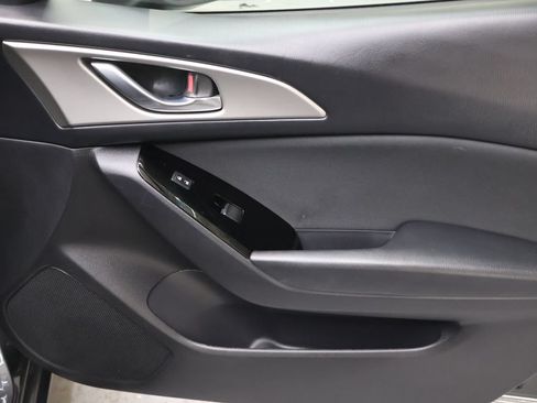 Used 2017 MAZDA MAZDA3 Sport w/ Preferred Equipment Package FWD image 11