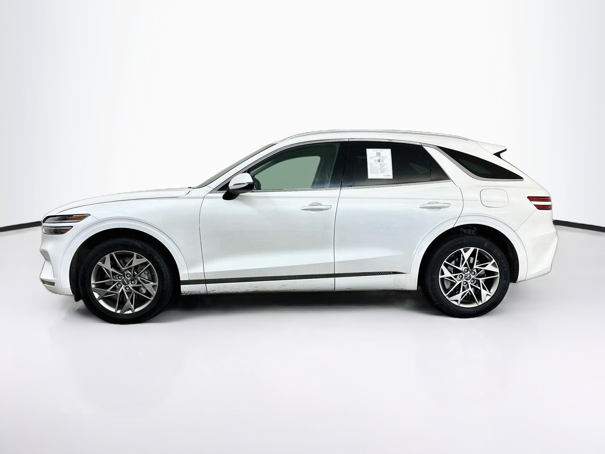 Used 2025 Genesis GV70 2.5T AWD/4WD image 4