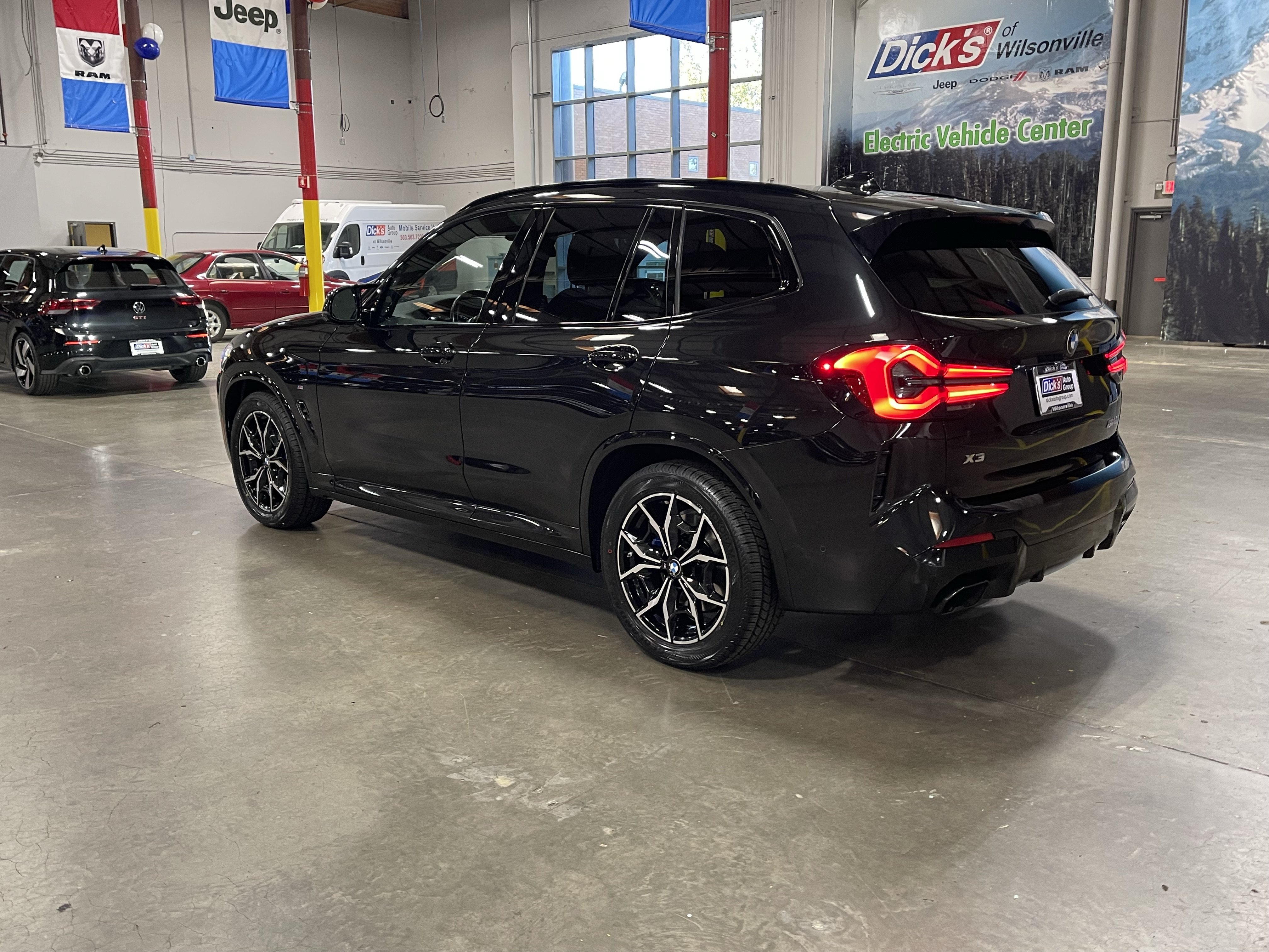 Used 2024 BMW X3 M40i AWD/4WD image 3