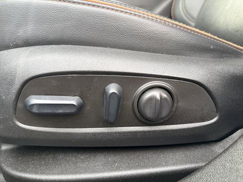 Used 2023 GMC Acadia AT4 w/ Technology Package image 13