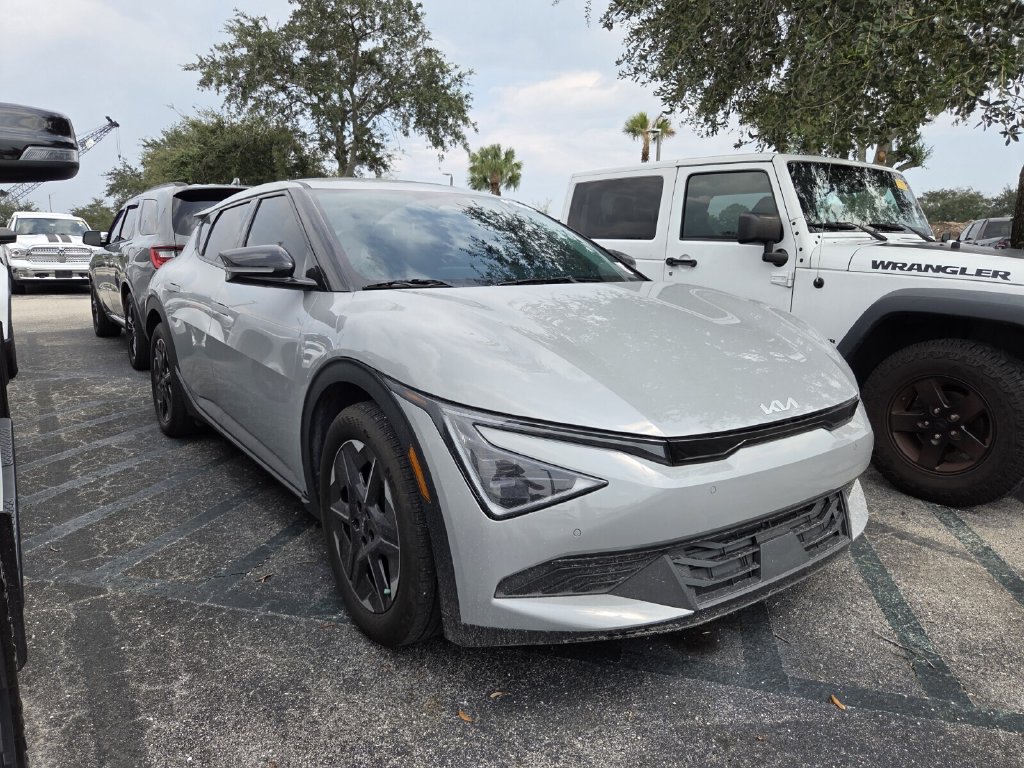 Used 2026 Kia EV6 Light RWD image 2