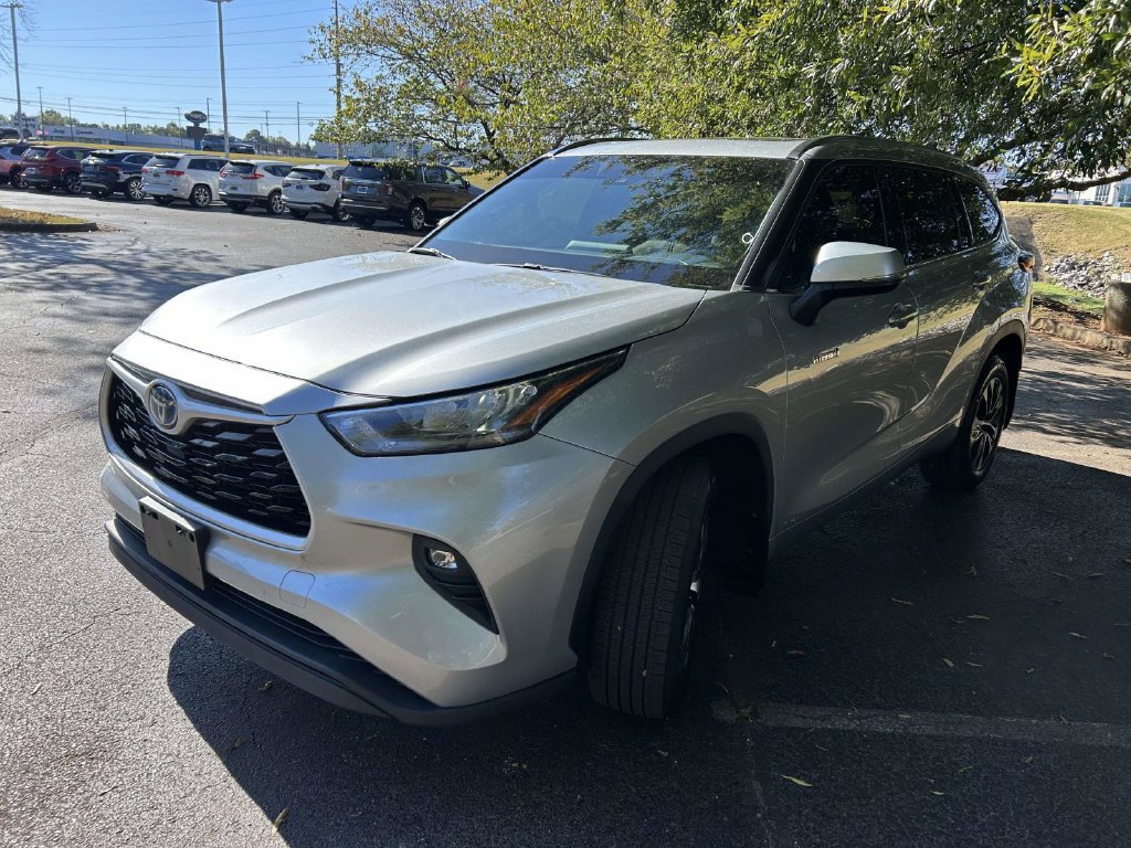 Used 2020 Toyota Highlander XLE AWD/4WD image 5