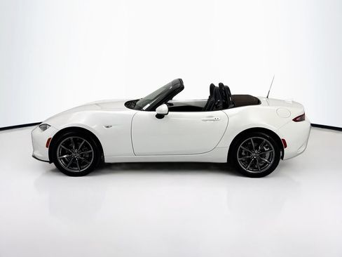 Used 2019 MAZDA MX-5 Miata Grand Touring w/ GT-S Package RWD image 8