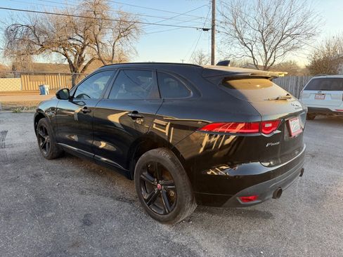 Used 2017 Jaguar F-PACE R-Sport image 12