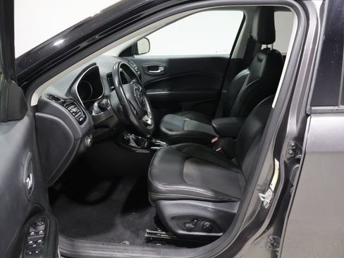 Used 2019 Jeep Compass Latitude AWD/4WD image 11