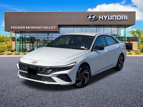 New 2025 Hyundai Elantra SEL image 11