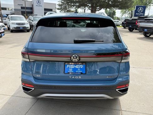 Used 2025 Volkswagen Taos SE AWD/4WD image 5