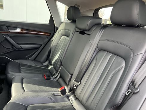 Used 2018 Audi Q5 2.0T Premium Plus w/ Premium Plus Package image 34
