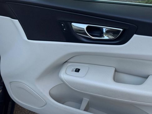 Used 2018 Volvo XC60 T5 Momentum w/ Convenience Package AWD/4WD image 23