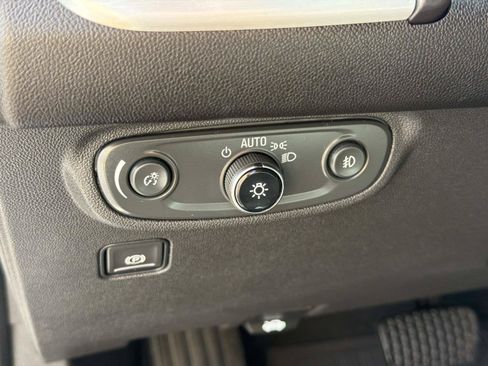 Certified 2022 GMC Terrain SLT w/ Infotainment Package II FWD image 12