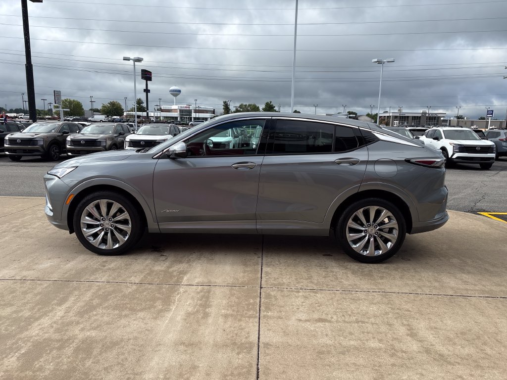 Used 2025 Buick Envista Sport Touring FWD image 2