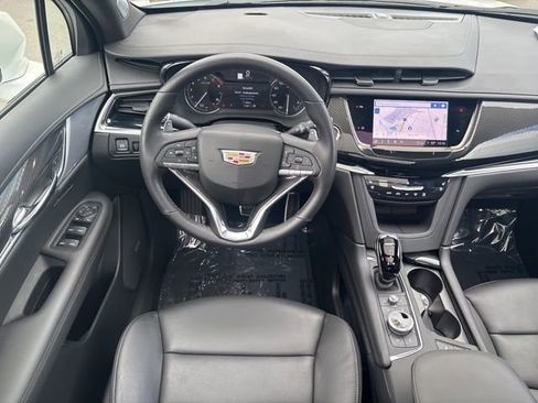 Used 2025 Cadillac XT6 Sport AWD/4WD image 31