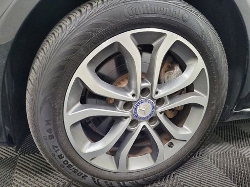 Used 2016 Mercedes-Benz C 300 4MATIC Sedan image 31