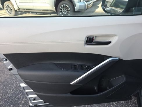 Certified 2024 Toyota Corolla Cross LE image 14