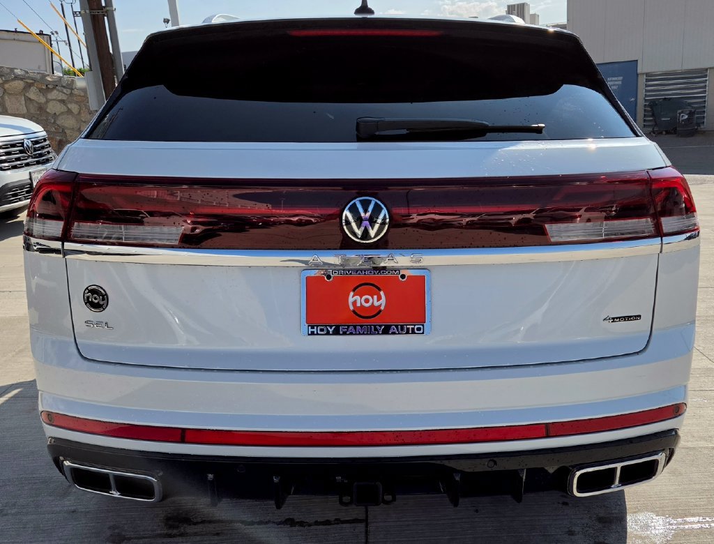 Used 2024 Volkswagen Atlas Cross Sport SEL R-Line AWD/4WD image 8