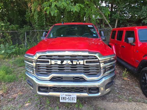 Used 2026 RAM 2500 Big Horn AWD/4WD image 2