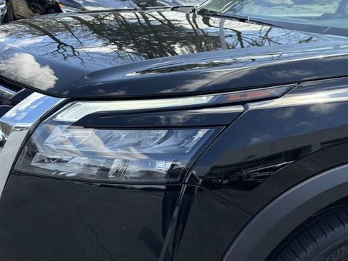 Certified 2025 Nissan Pathfinder SV AWD/4WD image 32
