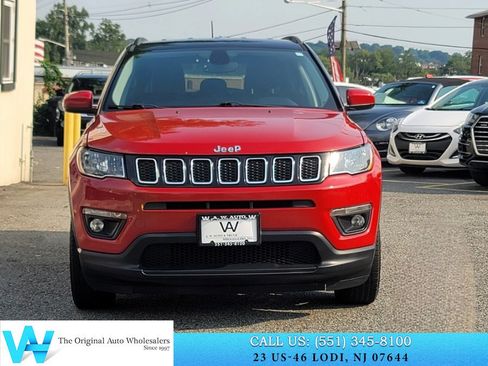 Used 2019 Jeep Compass Latitude w/ Popular Equipment Group AWD/4WD image 2