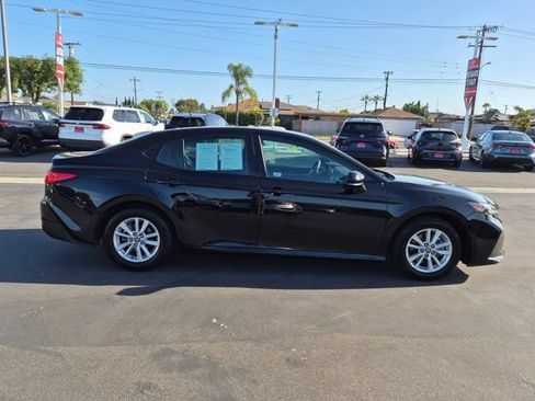 Used 2025 Toyota Camry LE FWD image 4