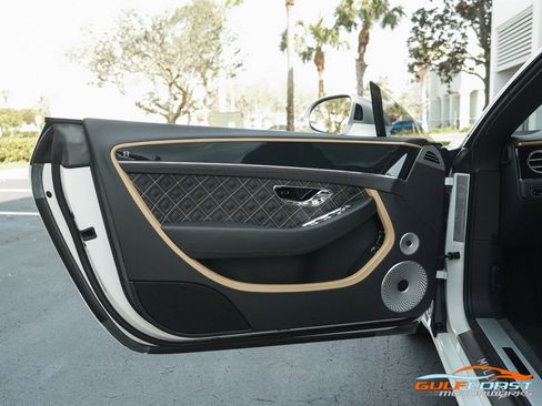 Used 2023 Bentley Continental GT V8 image 22