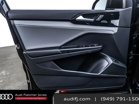 Used 2024 Volkswagen Taos SE image 21