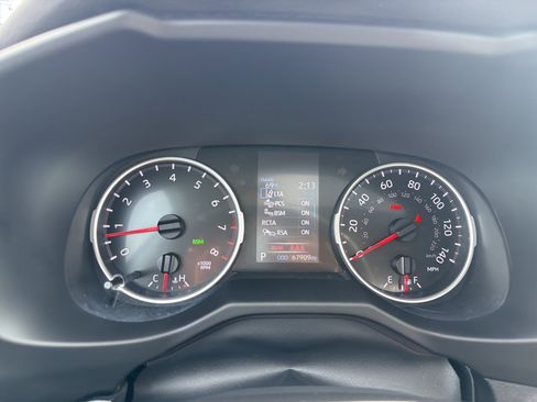 Used 2021 Toyota RAV4 XLE Premium image 21