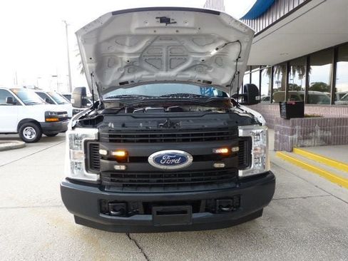 Used 2019 Ford F250 XL w/ Power Equipment Group RWD image 8