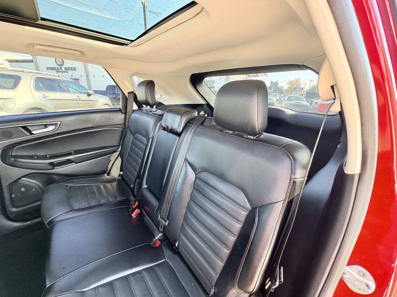 Used 2017 Ford Edge SEL w/ Equipment Group 201A AWD/4WD image 25
