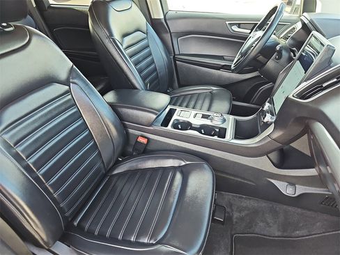 Used 2024 Ford Edge SEL image 10