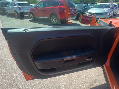 Used 2014 Dodge Challenger R/T RWD image 10