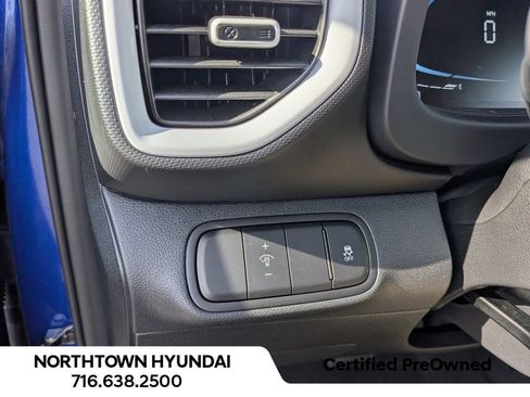 Used 2025 Hyundai Venue Limited FWD image 31