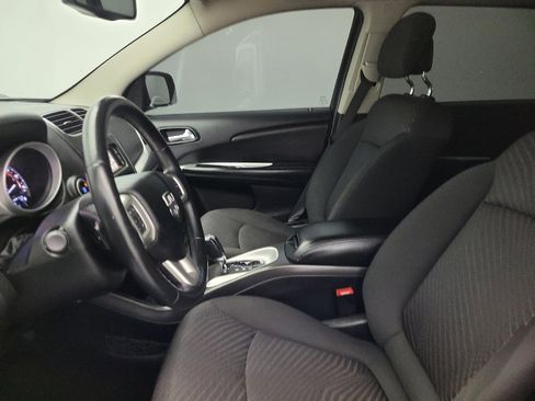 Used 2017 Dodge Journey SE w/ Flexible Seating Group image 17