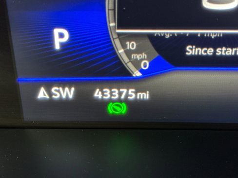 Used 2023 Volkswagen Tiguan SE w/ Panoramic Sunroof Package FWD image 27