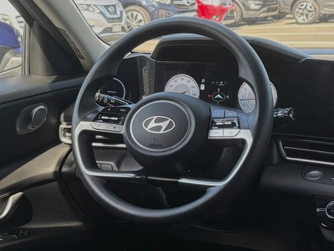 Used 2024 Hyundai Elantra SEL FWD image 21