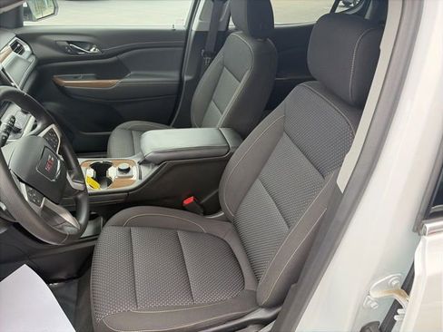 Used 2023 GMC Acadia SLE FWD image 8
