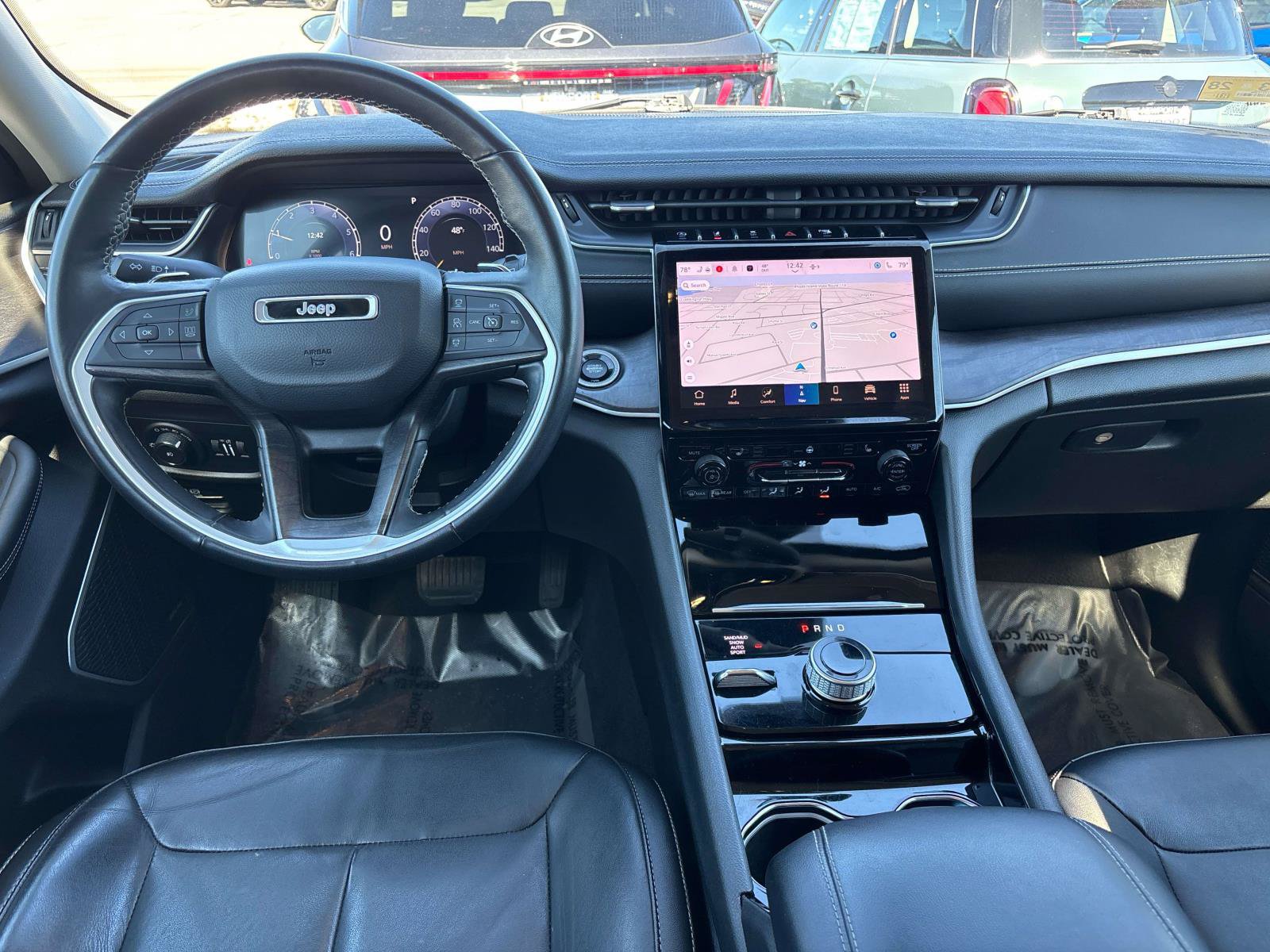 Used 2022 Jeep Grand Cherokee L Limited AWD/4WD image 10