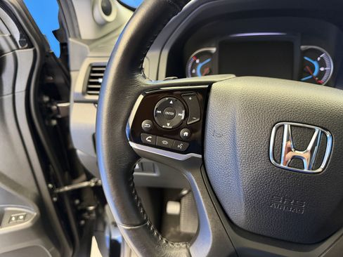 Used 2020 Honda Pilot Touring image 16