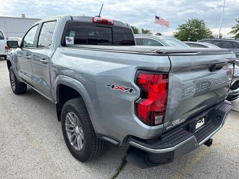 Used 2023 Chevrolet Colorado LT w/ LT Convenience Package II AWD/4WD image 3