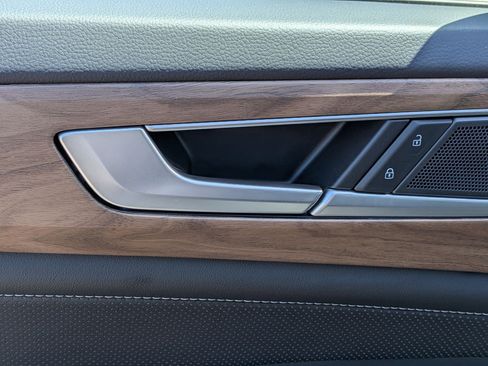 New 2026 Volkswagen Atlas SE FWD image 12
