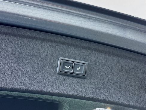 Used 2018 Audi Q5 2.0T Premium w/ Convenience Package image 30